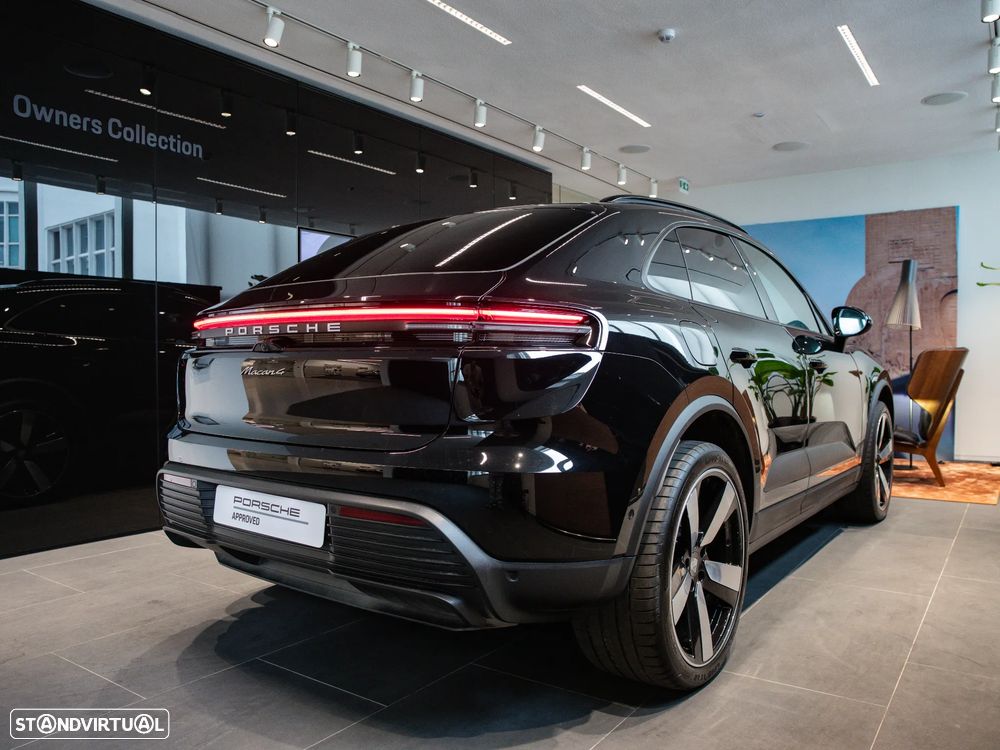 Porsche Macan Electric 4 - 11