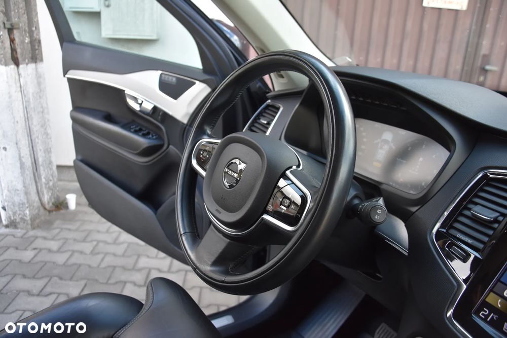 Volvo XC 90 - 22