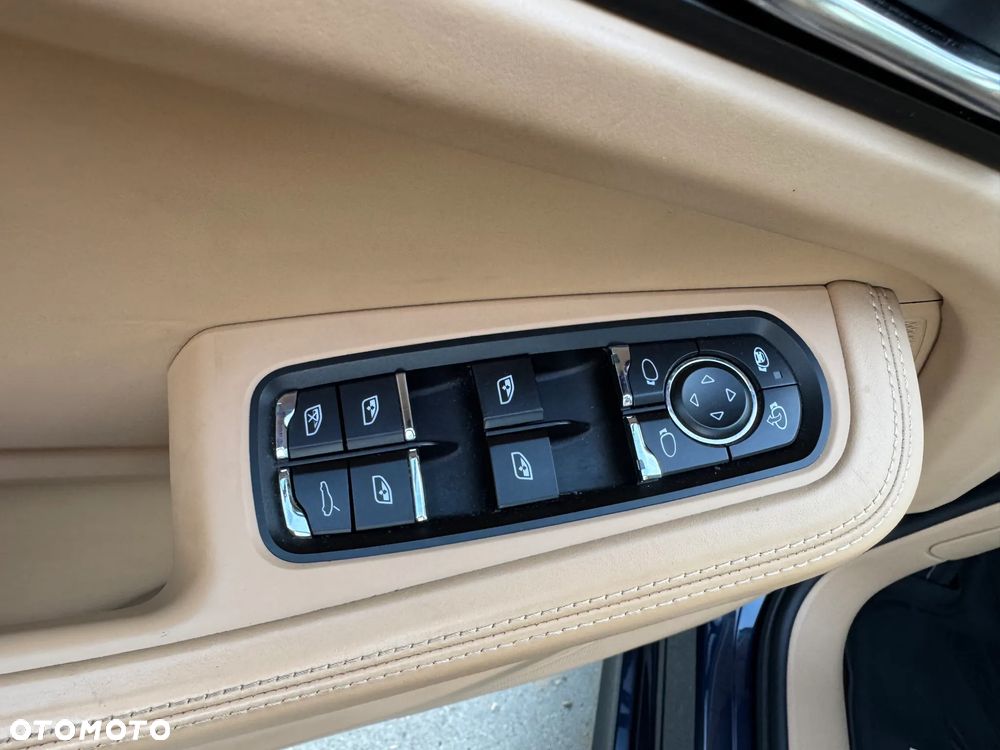 Porsche Macan Turbo PDK - 27