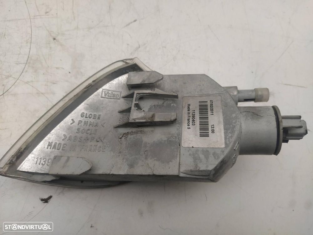 FAROLIM FRENTE DIREITO CITROEN SAXO - 2