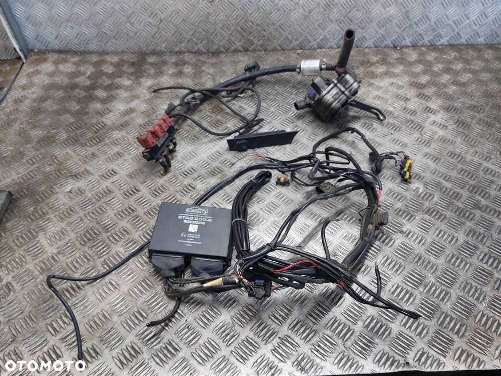 INSTALACJA GAZOWA LPG STAG 200-4 VALTEK RAIL PS-01 TOMASETTO AT09 - 1