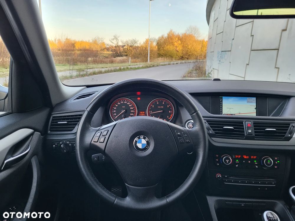 BMW X1 sDrive18i - 11