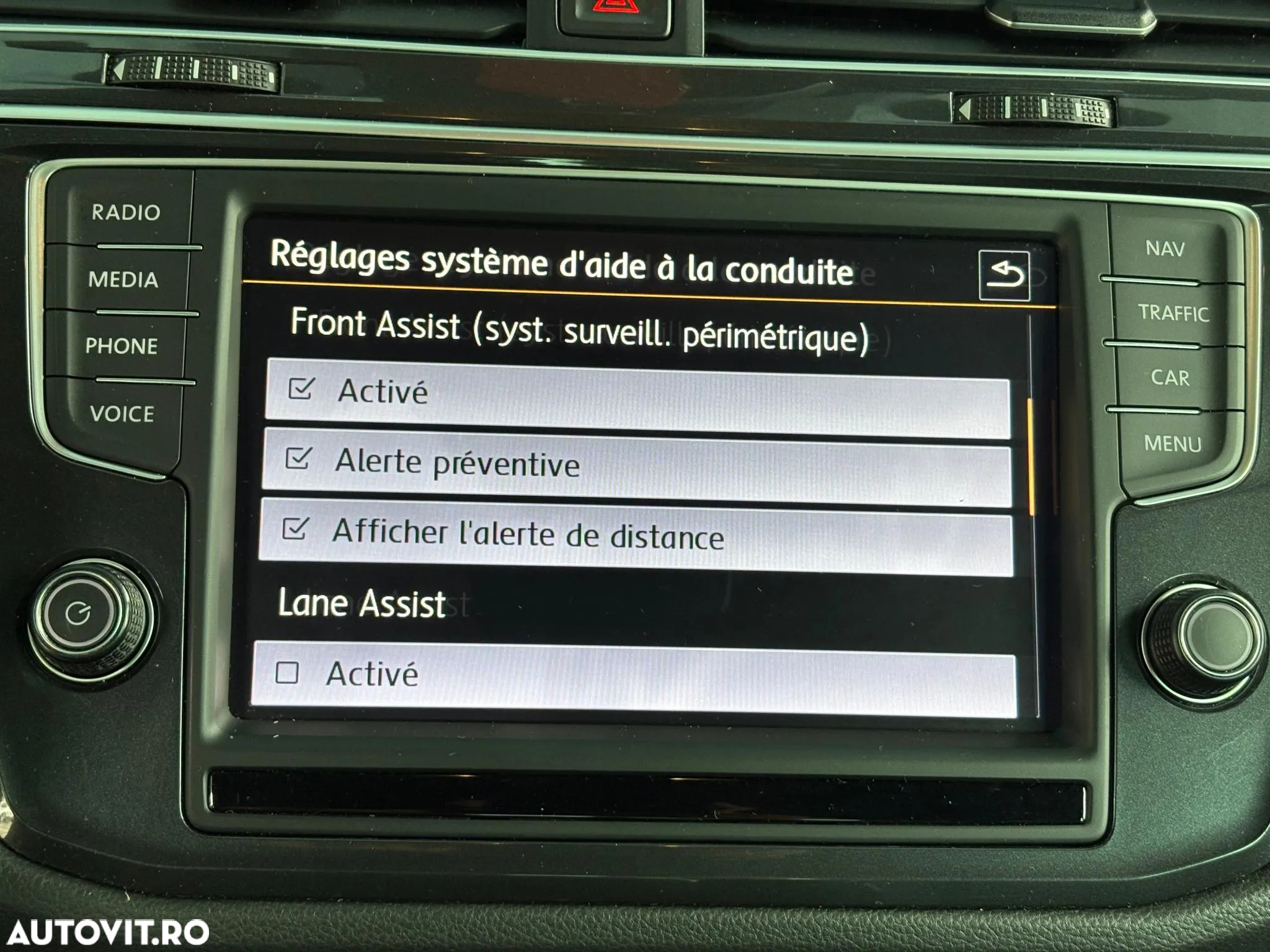 Volkswagen Tiguan - 11
