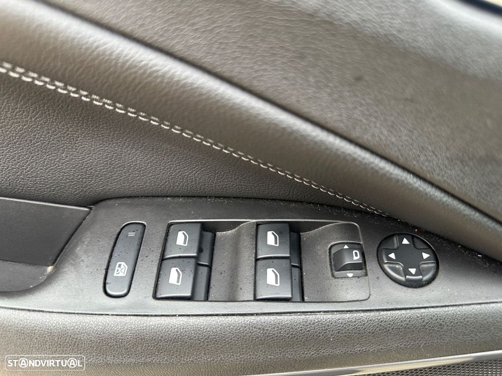 Opel Crossland 1.5 D Elegance - 18