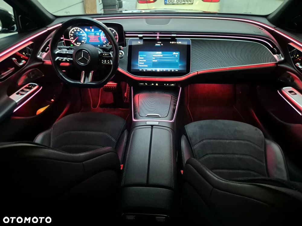 Mercedes-Benz Klasa E 220 d mHEV 4-Matic AMG 9G-Tronic - 23
