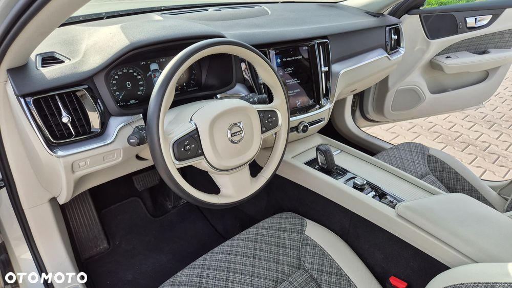 Volvo V60 B4 D Momentum Pro - 9