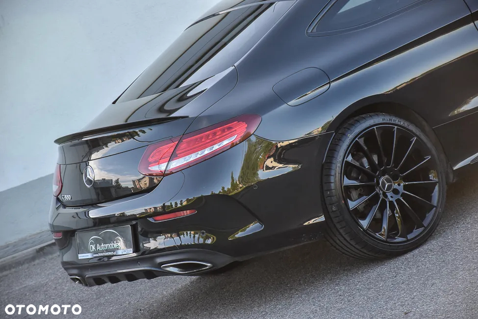 Mercedes-Benz Klasa C 300 Coupe 9G-TRONIC Night Edition - 12