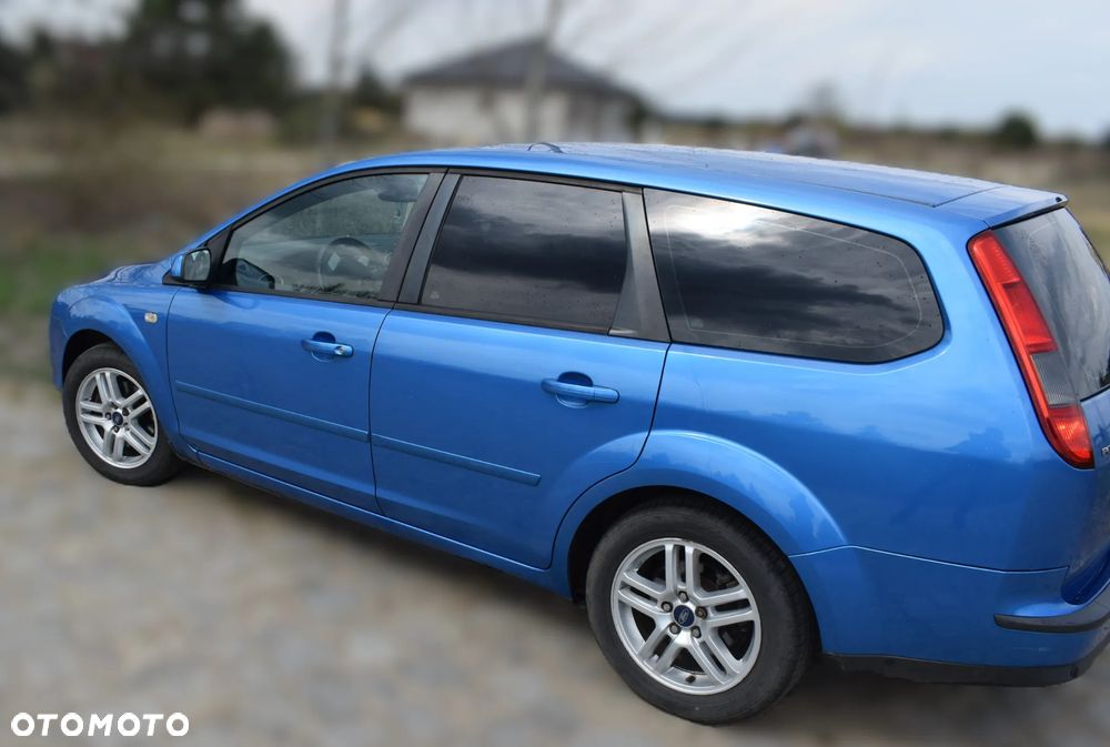 Ford Focus 2.0 16V Titanium - 4