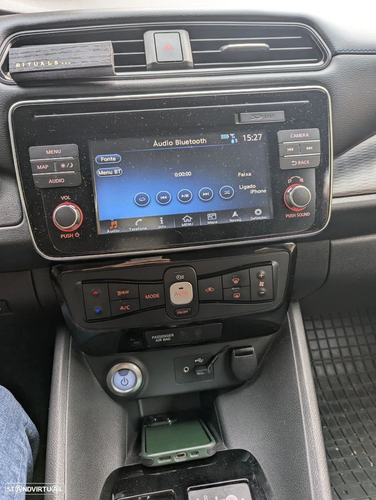 Nissan Leaf N-Connecta - 10