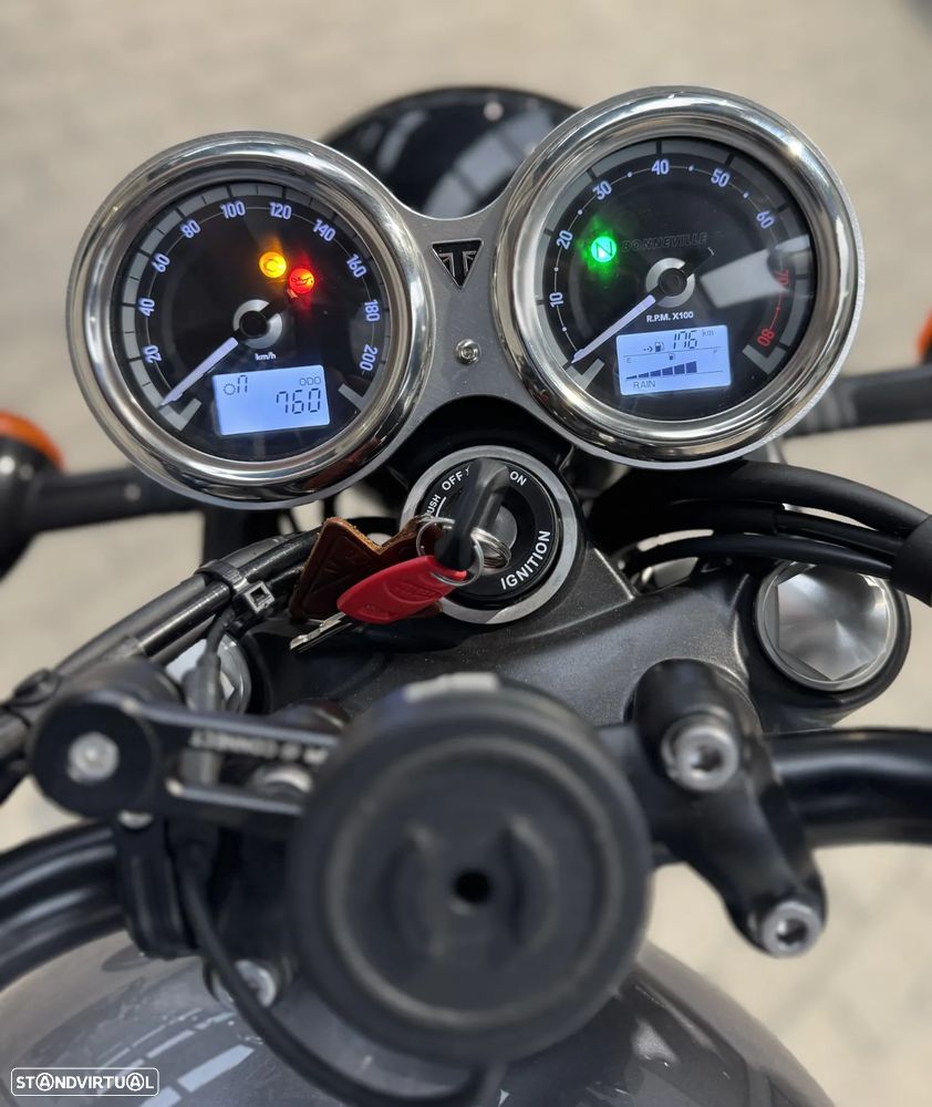 Triumph Bonneville T120 BLACK - 10