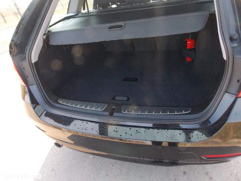 BMW Seria 3 318d - 11