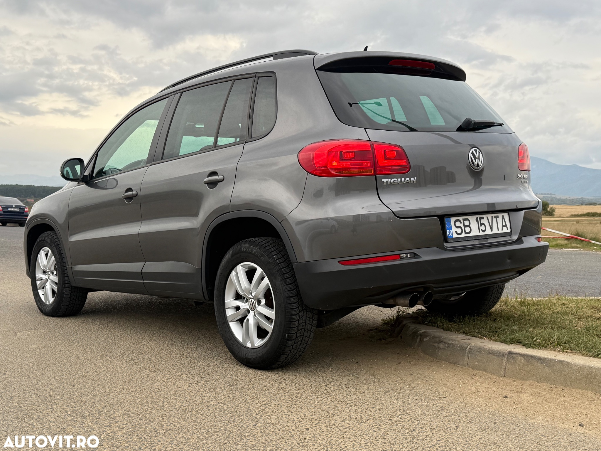 Volkswagen Tiguan 2.0 TDI 4Motion DSG Sport & Style - 5