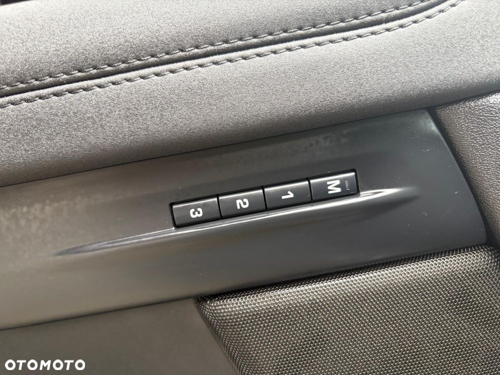 Land Rover Range Rover Evoque - 25