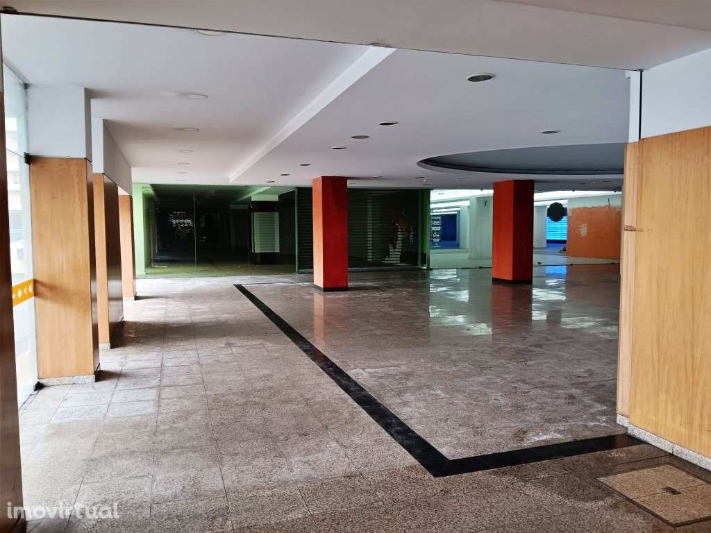Lojas e escritórios junto ao Auchan Maia - Grande imagem: 5/11