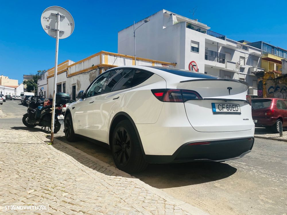 Tesla Model Y - 2