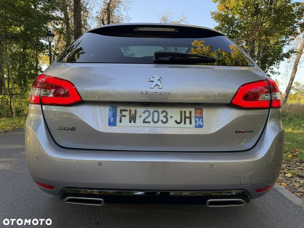 Peugeot 308 - 8