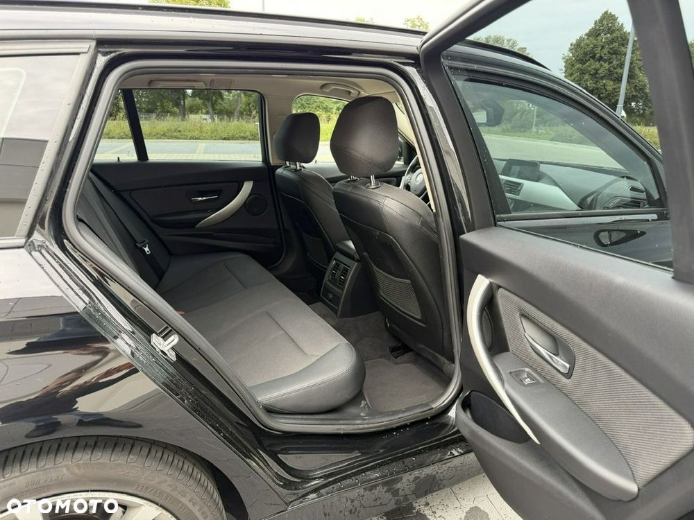 BMW Seria 3 318d Sport Line Shadow - 23