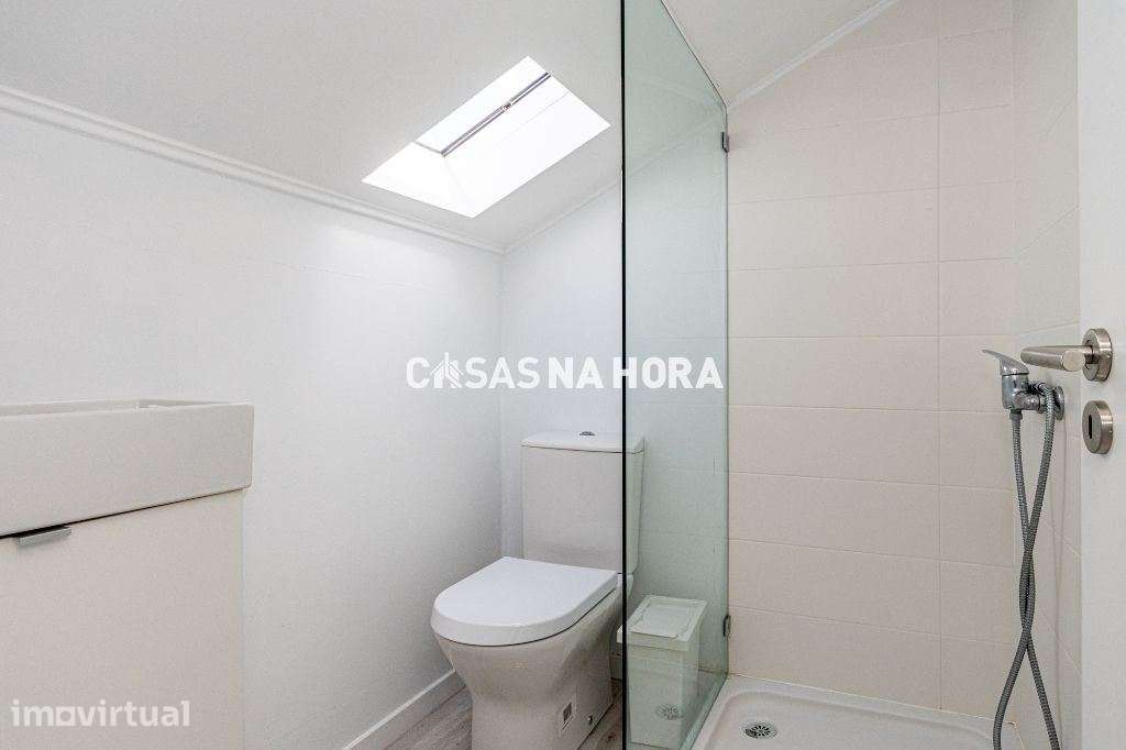 Duplex T2 + 1  renovado  e mobilado na Rua Soares dos Reis em Campo... - Grande imagem: 5/24