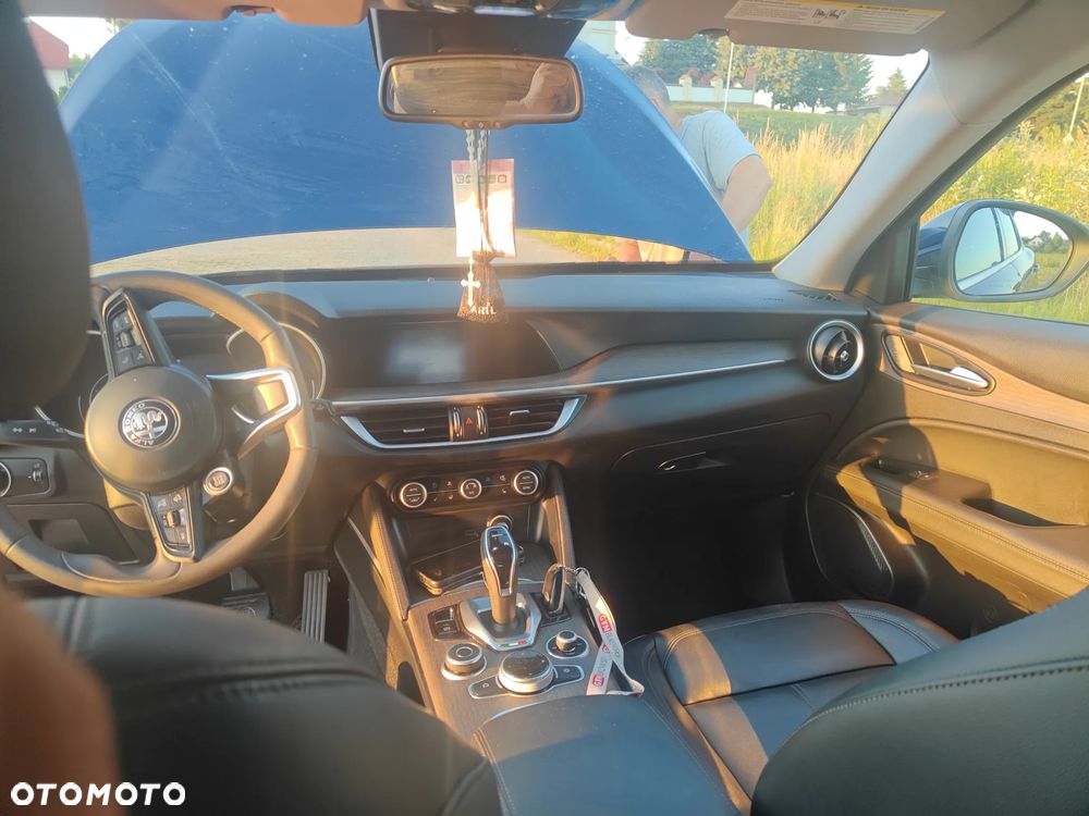 Alfa Romeo Stelvio 2.0 Turbo 16V AT8-Q4 Ti - 20
