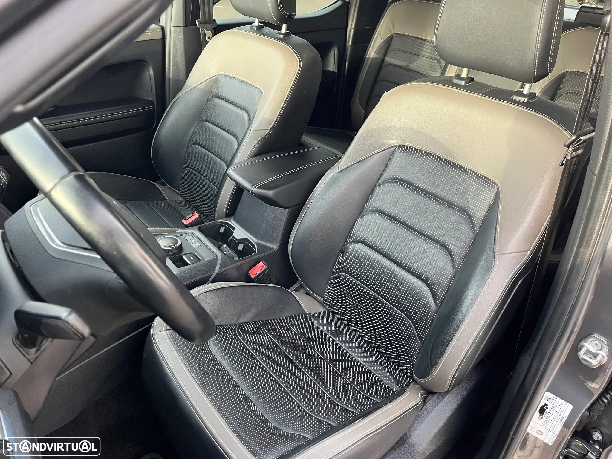 VW Amarok Aventura V6 4Motion IVA Ded. - 12