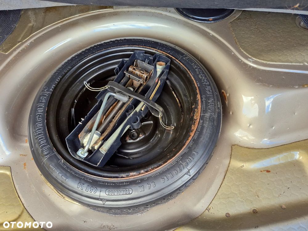 Volkswagen Passat 1.8 CL - 22