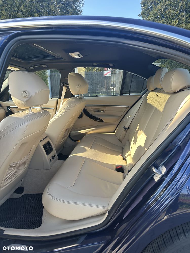 BMW Seria 3 328i Luxury Line - 14