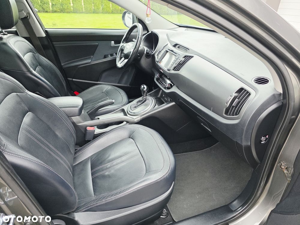 Kia Sportage 2.0 CVVT 4WD Automatik Spirit - 24