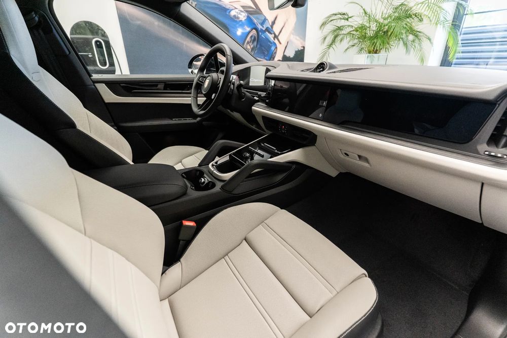 Porsche Cayenne Black Edition - 16