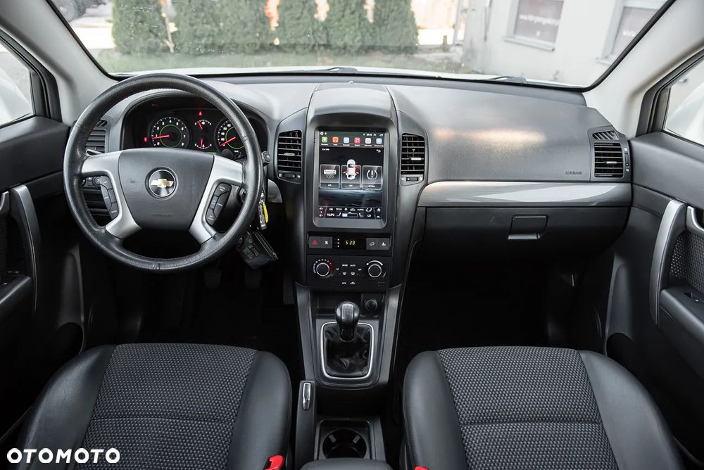 Chevrolet Captiva - 24