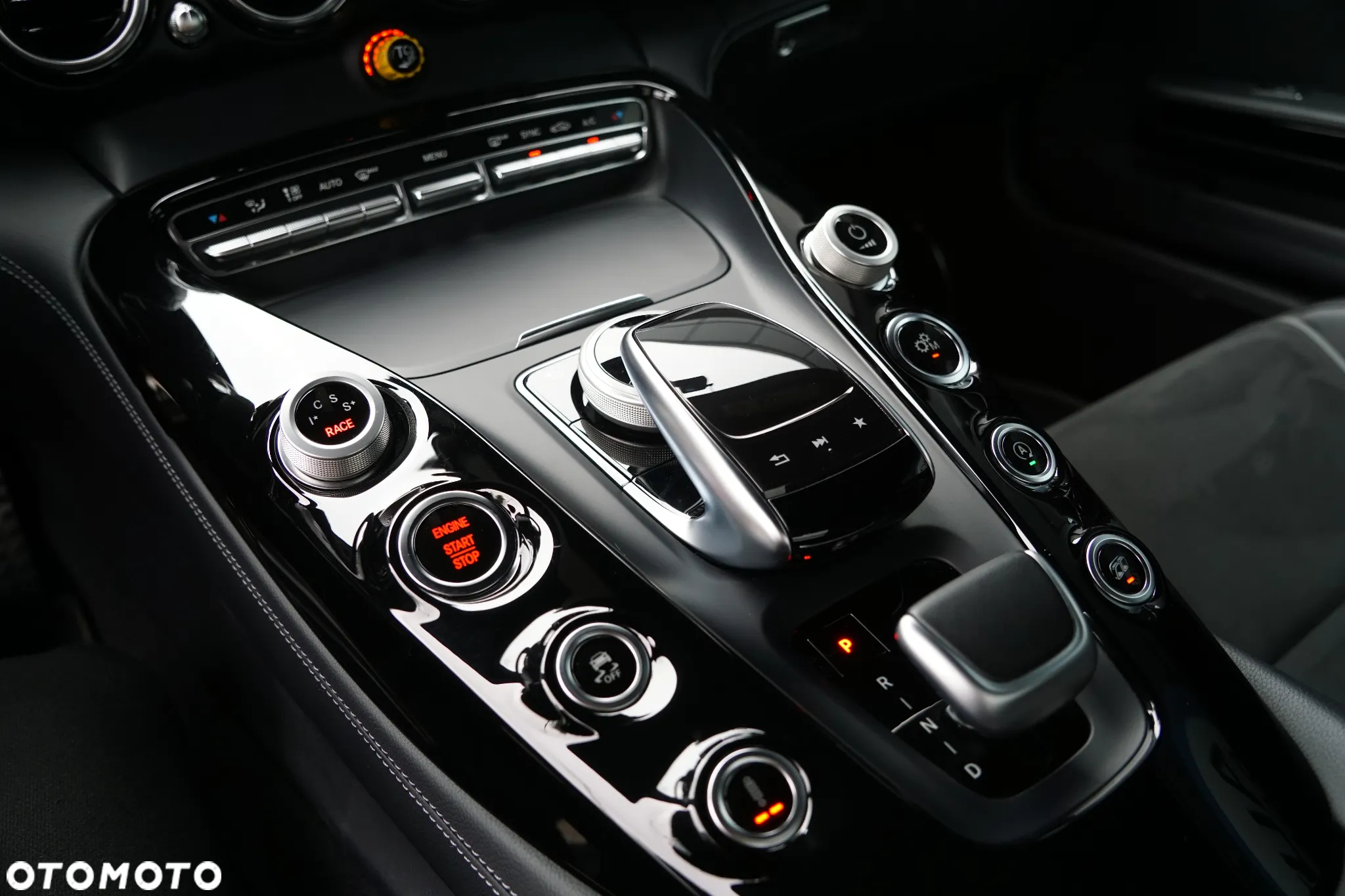 Mercedes-Benz AMG GT R - 27