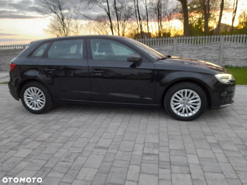 Audi A3 Sportback 1.6 TDI (clean diesel) Attraction - 2