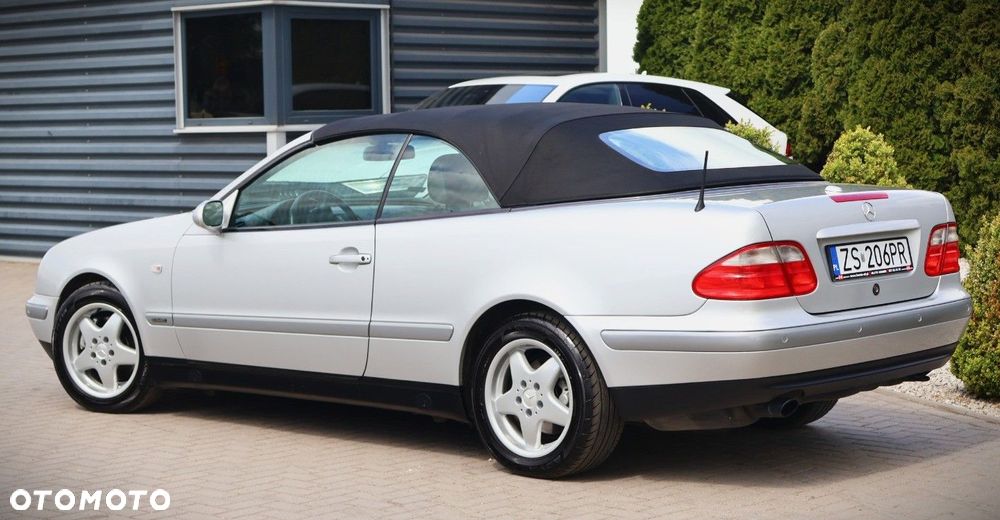 Mercedes-Benz CLK - 16