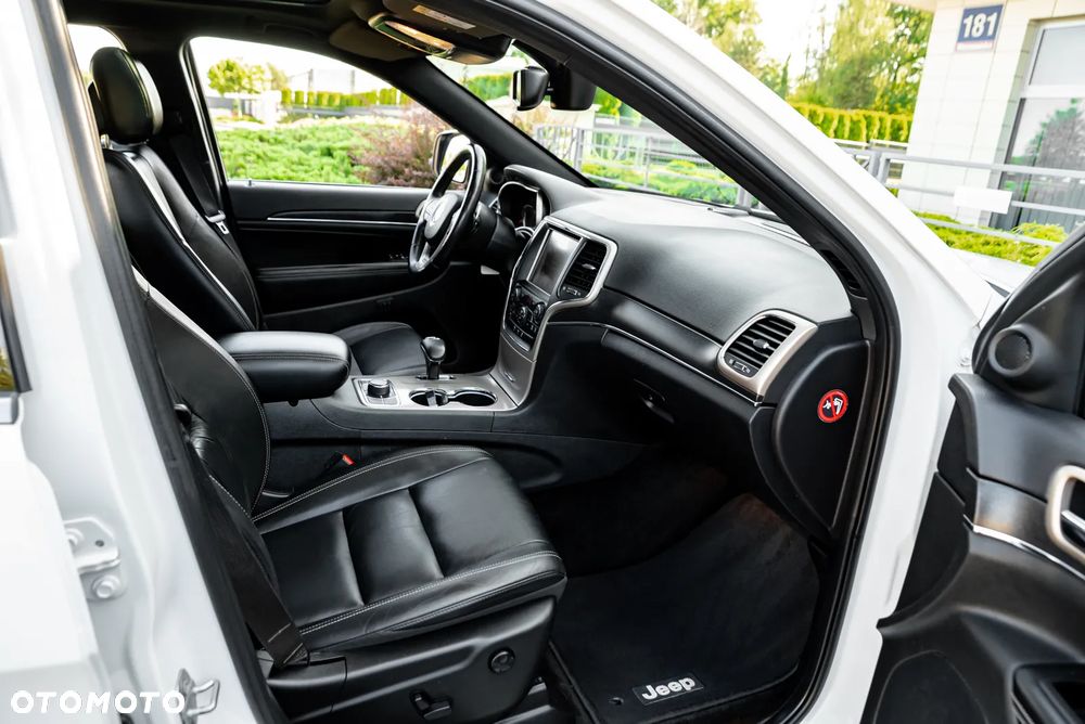 Jeep Grand Cherokee - 17