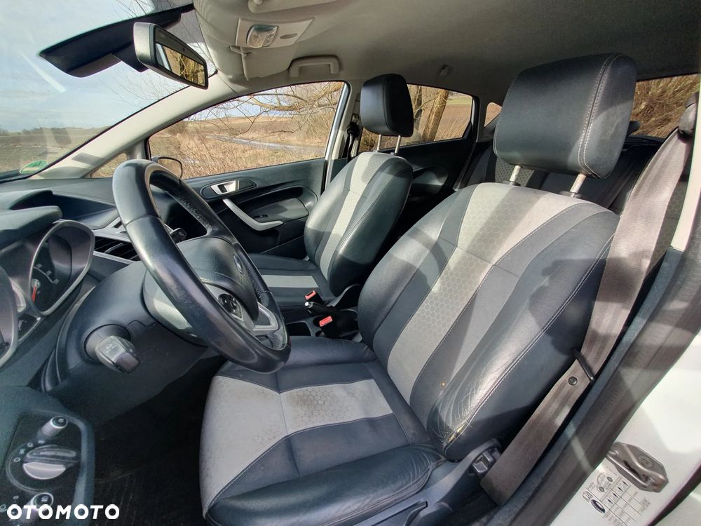 Ford Fiesta - 7