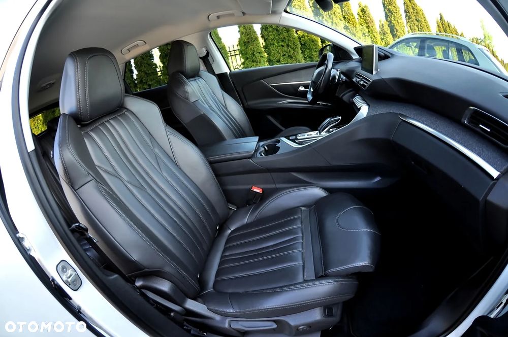 Peugeot 3008 1.2 PureTech Allure S&S EAT6 - 19