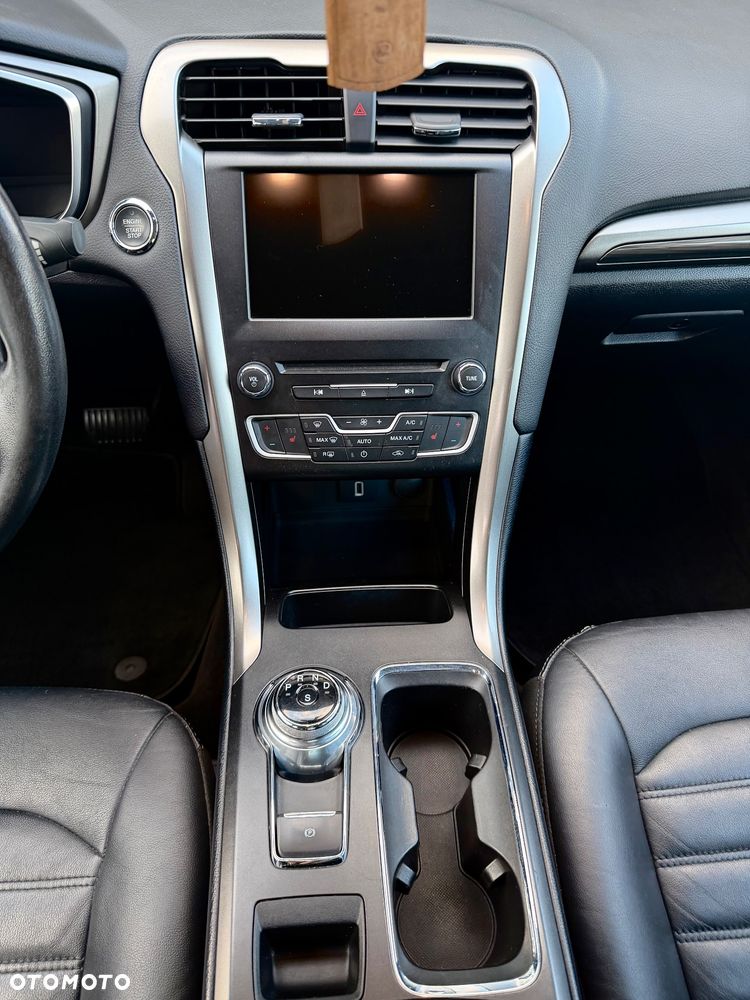 Ford Fusion - 10