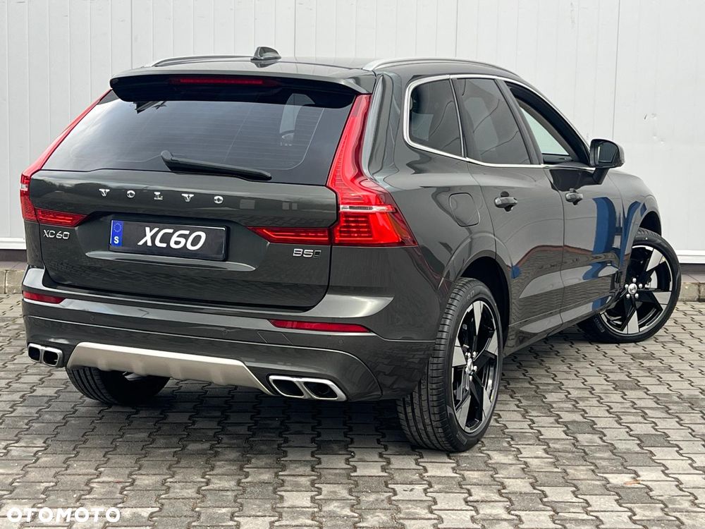 Volvo XC 60 B5 D AWD Geartronic Momentum Pro - 4