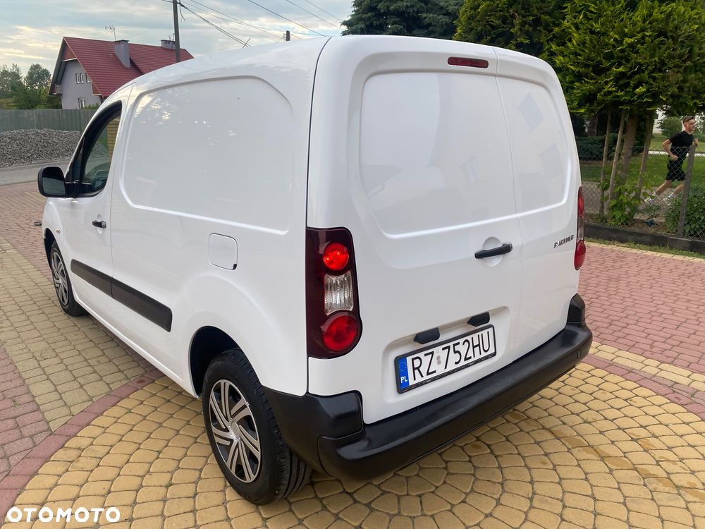 Peugeot PARTNER 1.6HDI 3-osobowy zakupiony w slonie w Rzeszowie - 2
