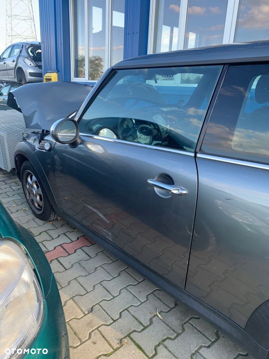 MINI ONE R56 drzwi lewe DARK SILVEr - 1