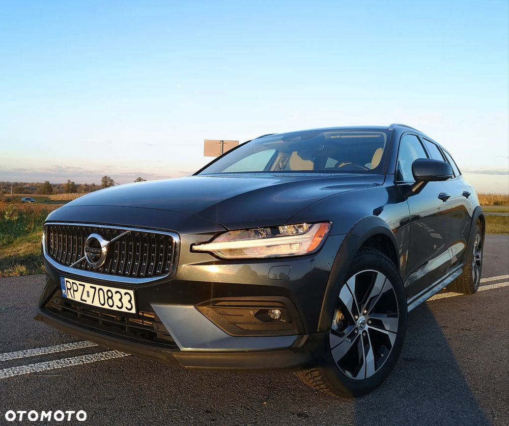Volvo V60 Cross Country T5 Geartronic Momentum - 1
