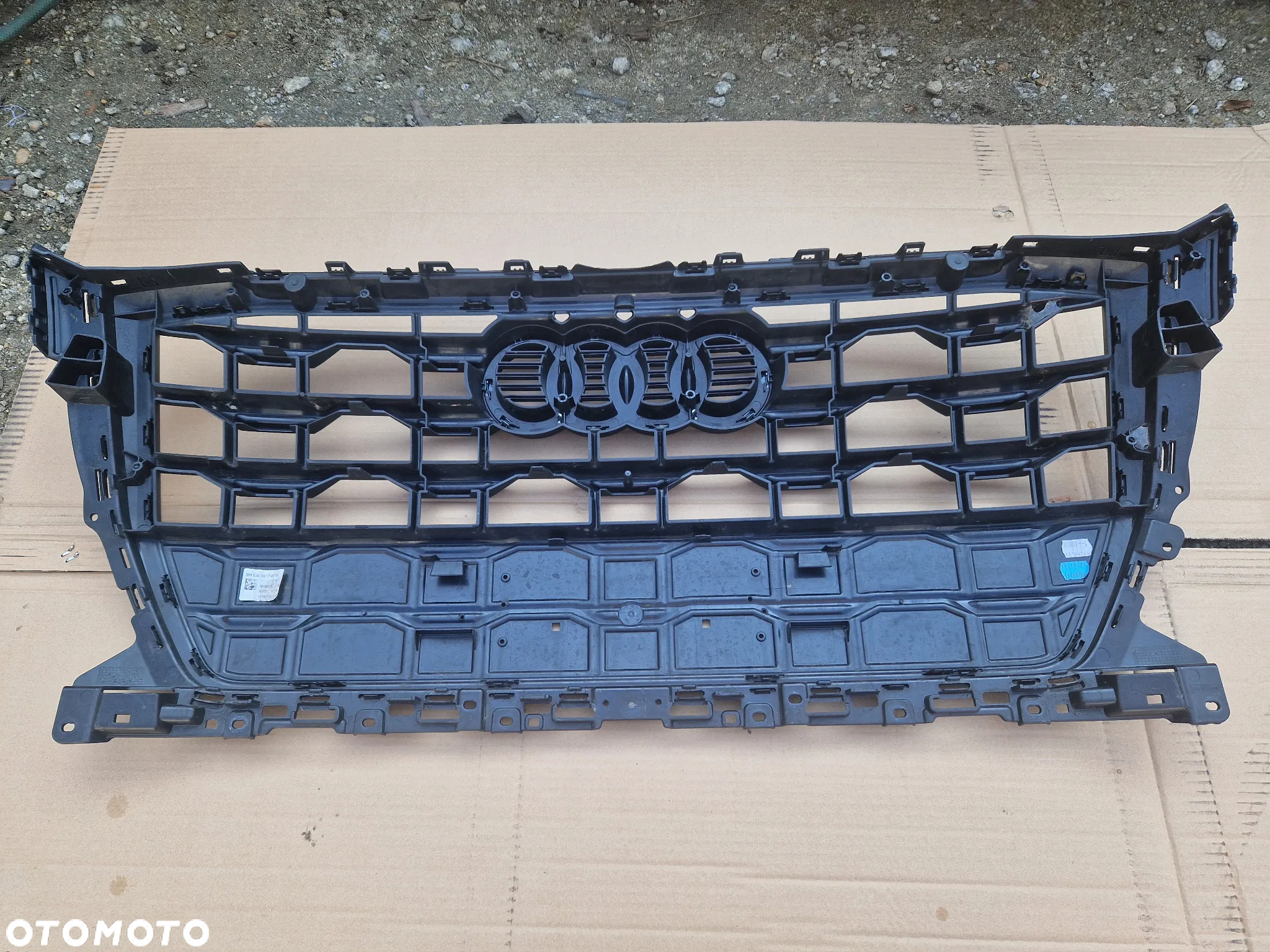 Audi Q2 LIFT atrapa grill 81A853651H - 11
