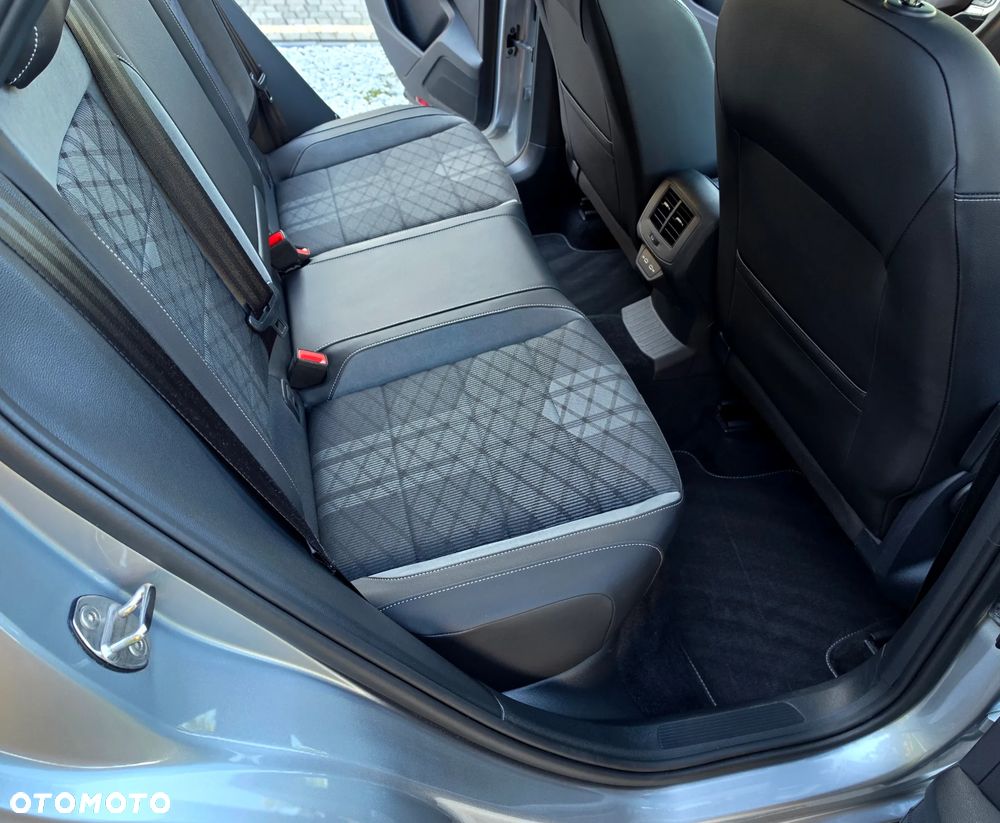 Volkswagen T-Roc 1.5 TSI R-Line DSG - 29