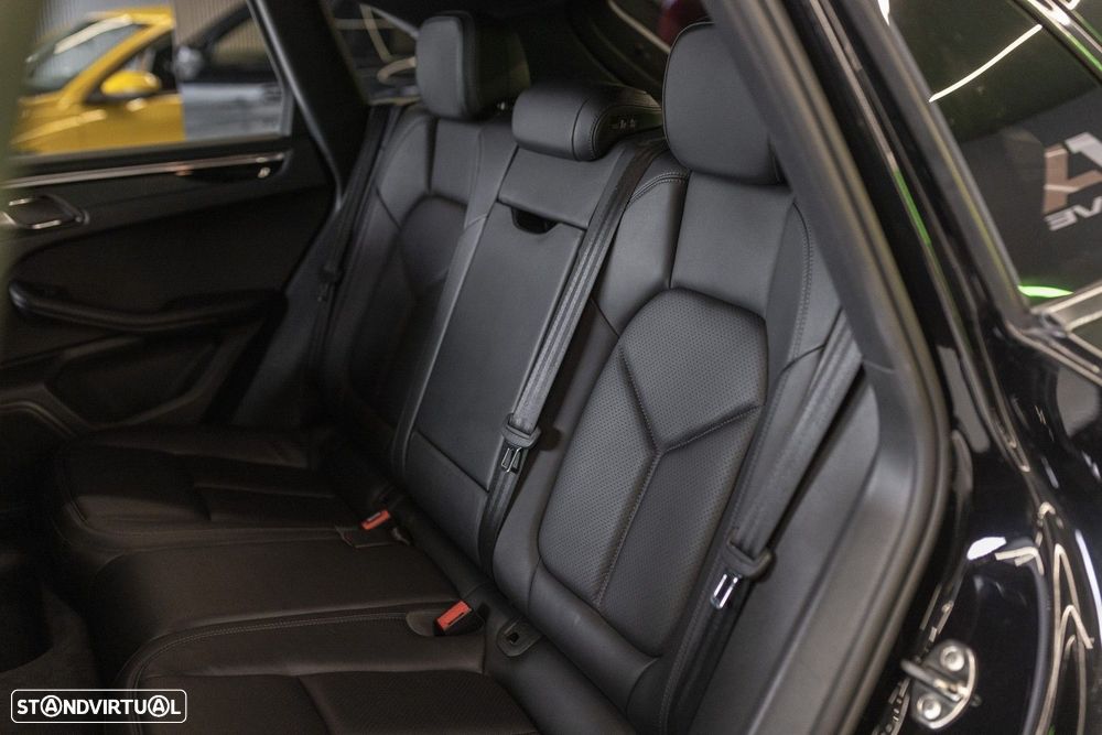 Porsche Macan - 35