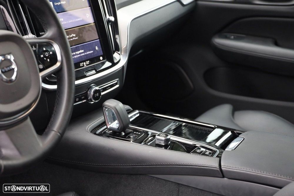 Volvo V60 2.0 T6 AWD TE Plus Dark - 17