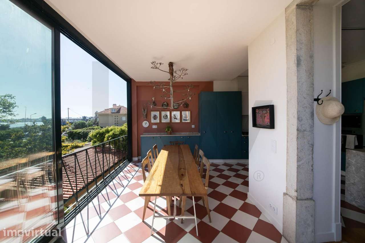 Apartamento T3 Duplex com Vista Mar, em Chalet do Séc. XIX — São João - Grande imagem: 3/56