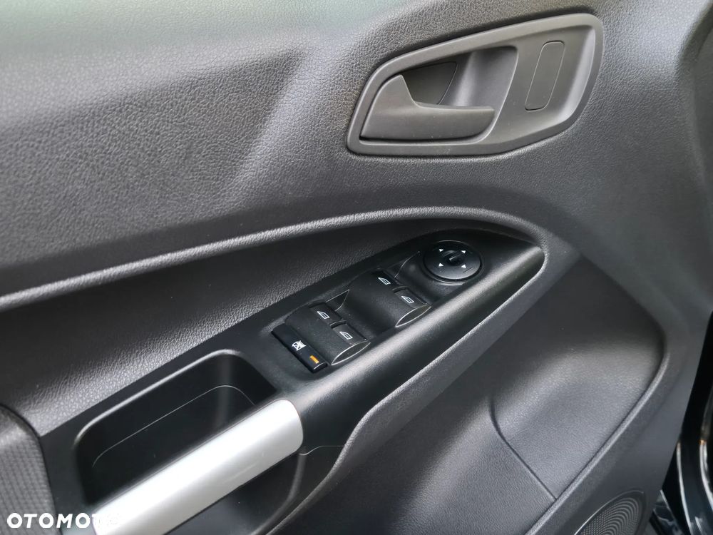 Ford Tourneo Connect Grand - 33