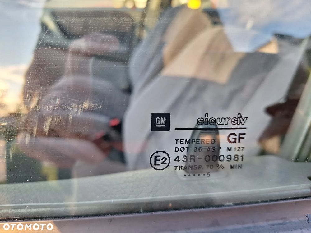 Opel Astra 1.4 GL - 11