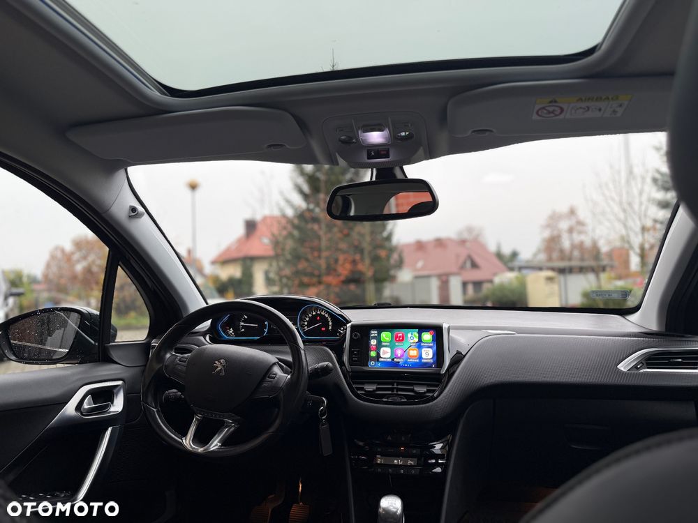 Peugeot 2008 1.2 PureTech Allure S&S - 8