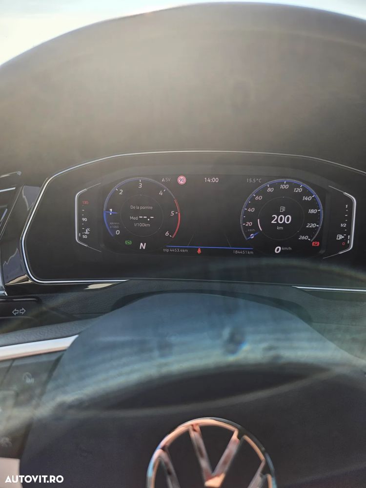 Volkswagen Passat - 17