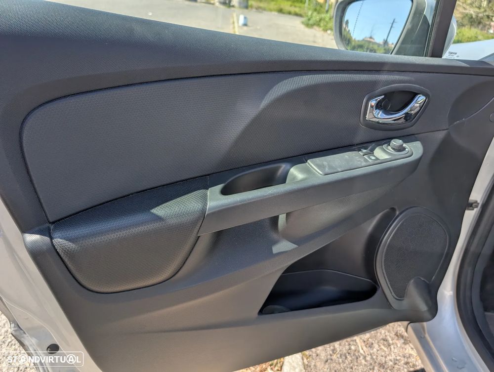 Renault Clio 0.9 TCE Dynamique S - 21